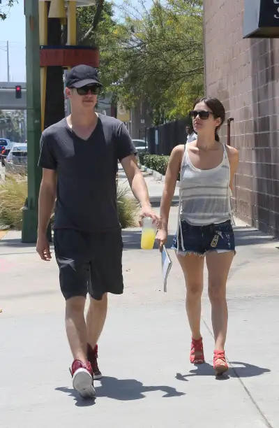 Rachel Bilson's Casual Chic: A Stroll in Los Angeles - August 2012