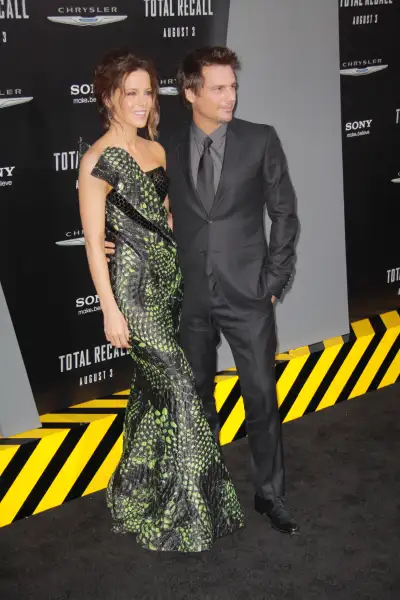 Kate Beckinsale Shines at the Hollywood Premiere of Total Recall